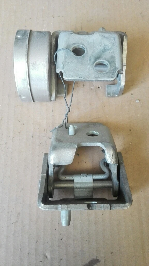 панти врата задна лява горна и долна Ситроен Ц3 Пикасо