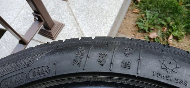 Гуми Летни 235/45R18, снимка 5 - Гуми и джанти - 52068201