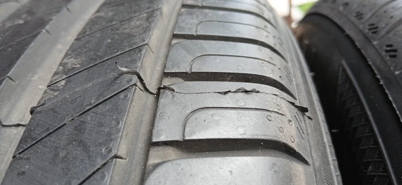 Гуми Летни 235/45R18, снимка 3 - Гуми и джанти - 52068201
