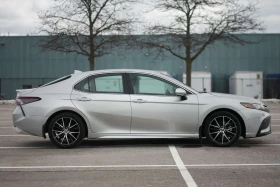Toyota Camry * Hybrid * ЛИЦЕНЗИРАН ДИЛЪР * АВТОКРЕДИТ, снимка 3