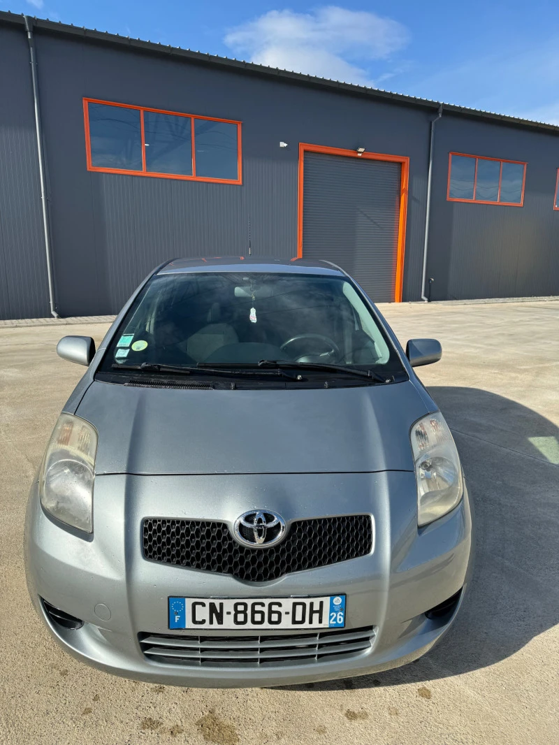 Toyota Yaris vvt- НАПЪЛНО ОБСЛУЖЕН, снимка 1 - Автомобили и джипове - 46691601