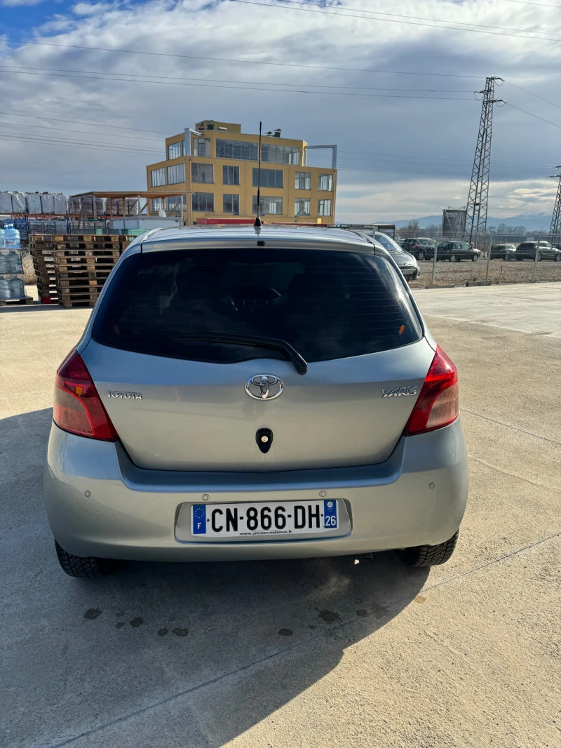 Toyota Yaris vvt- НАПЪЛНО ОБСЛУЖЕН, снимка 7 - Автомобили и джипове - 46691601