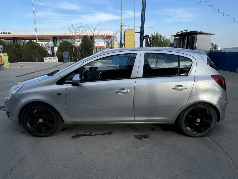 Opel Corsa, снимка 1 - Автомобили и джипове - 47448363