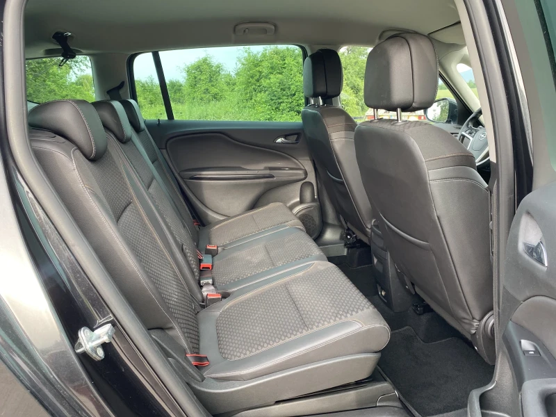 Opel Zafira 2.0CDTI, снимка 13 - Автомобили и джипове - 51366395