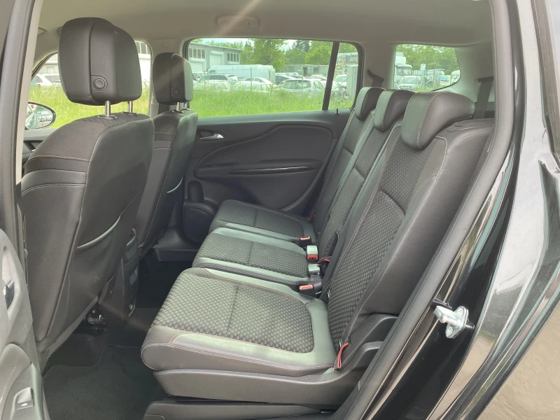 Opel Zafira 2.0CDTI, снимка 12 - Автомобили и джипове - 51366395