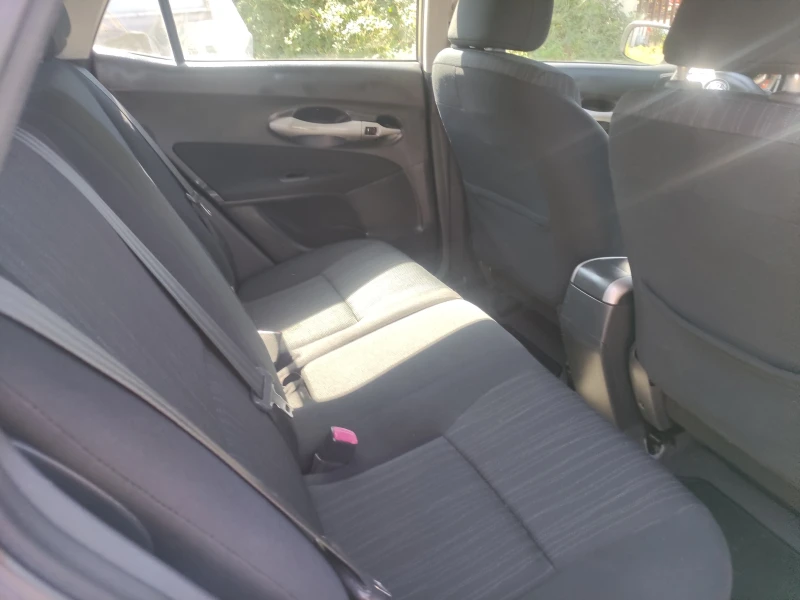 Toyota Auris 1.4d4d като нов 170000км, снимка 11 - Автомобили и джипове - 52620933