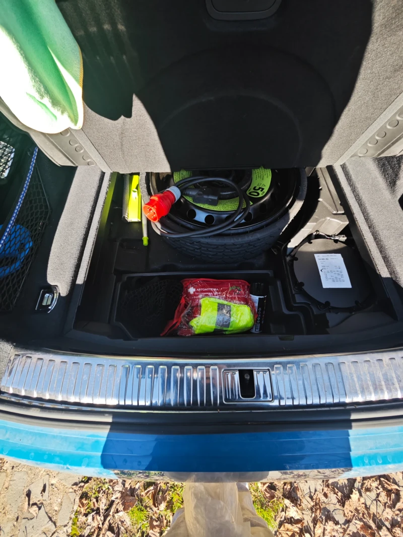 Audi E-Tron, снимка 13 - Автомобили и джипове - 52413702