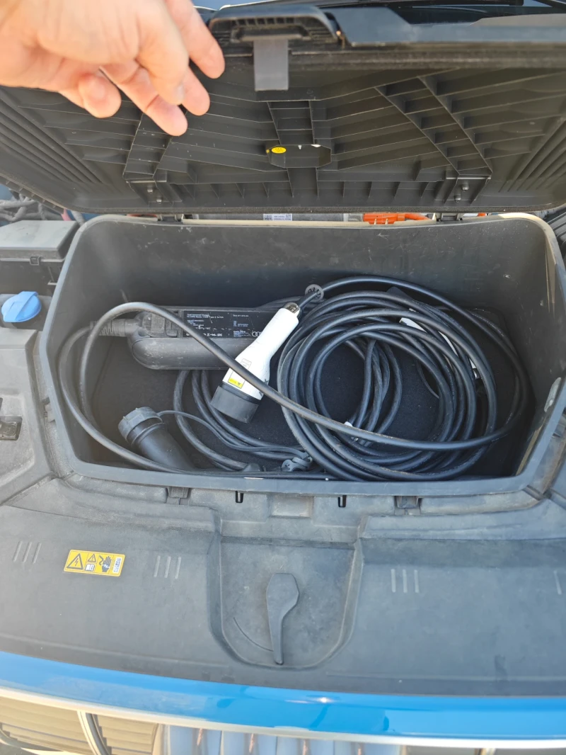 Audi E-Tron, снимка 9 - Автомобили и джипове - 52413702