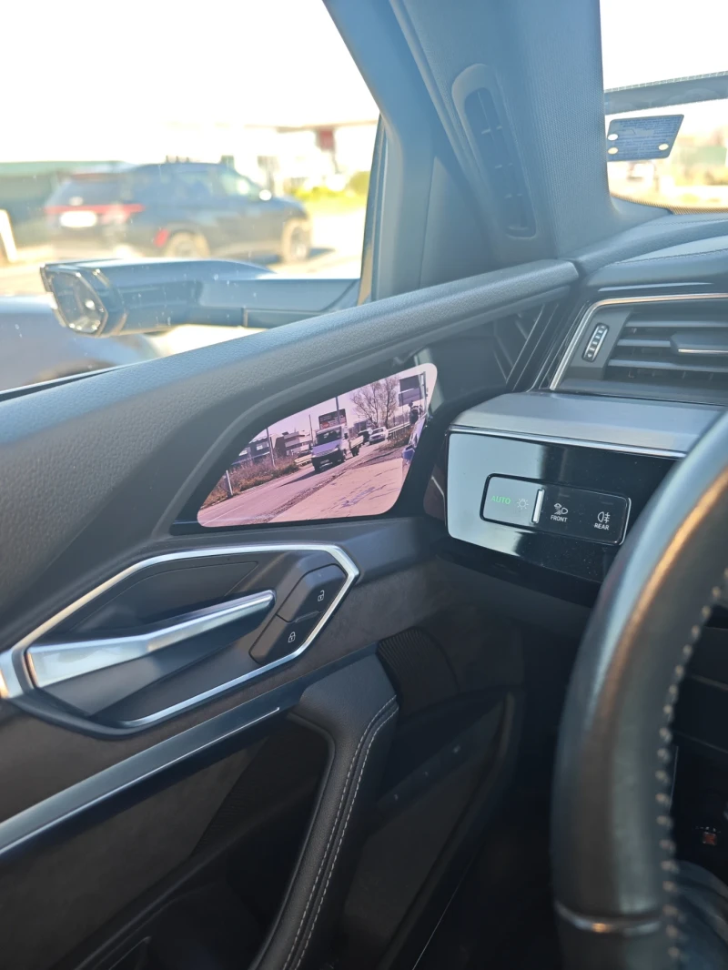 Audi E-Tron, снимка 11 - Автомобили и джипове - 52413702