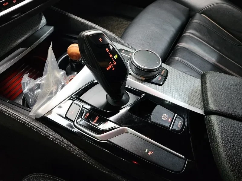 BMW 530 (G30) 530I xDrive M Sports, снимка 9 - Автомобили и джипове - 56114555