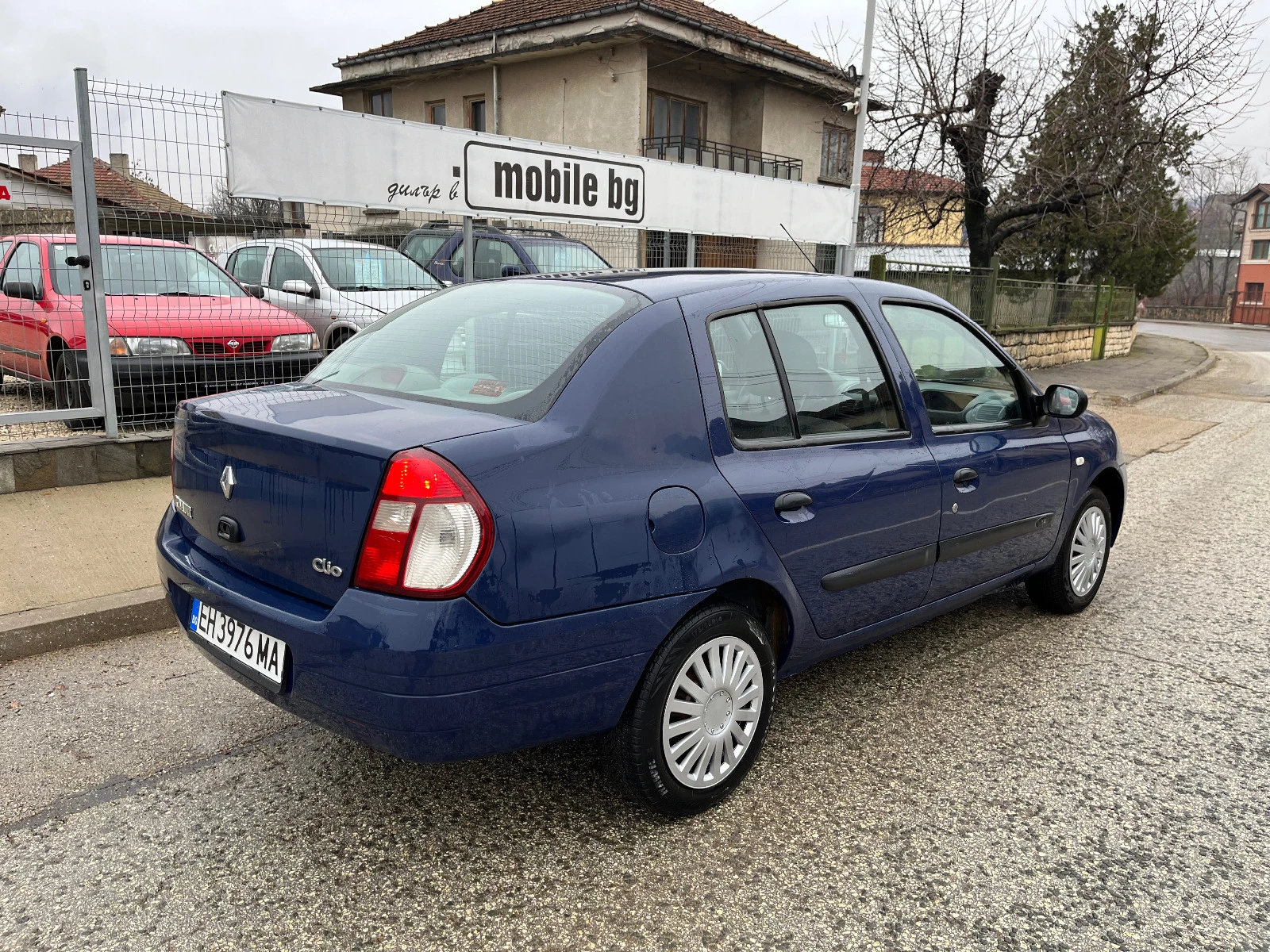 Renault Clio 1.4i КЛИМАТИК! - изображение 3