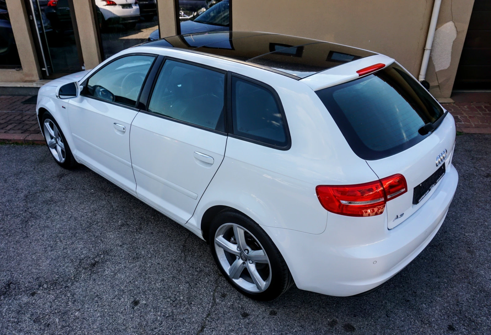 Audi A3 2.0 TDI AMBITION S-TRONIC - изображение 4
