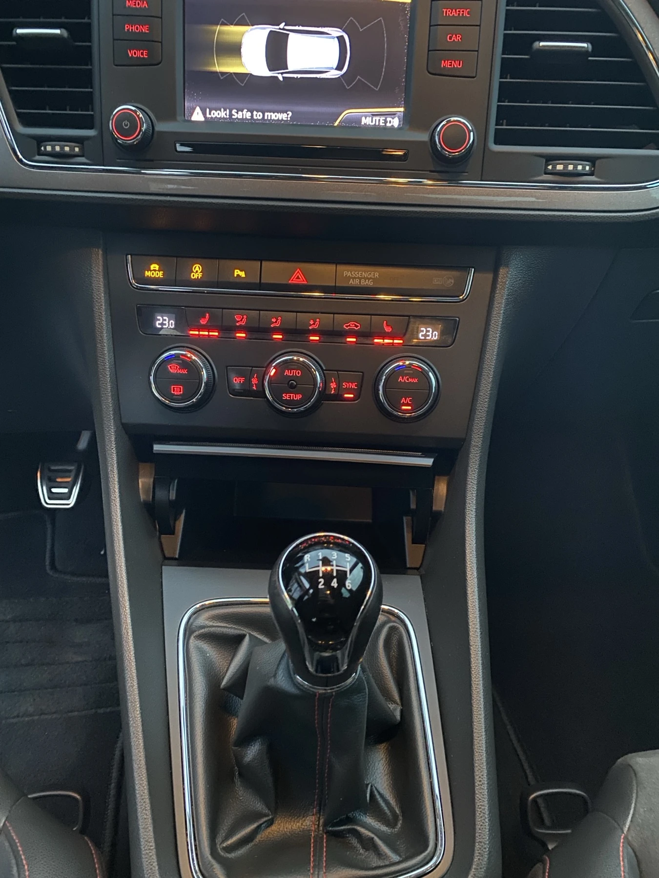 Seat Leon 2.0 TDI FR Full LED - изображение 9