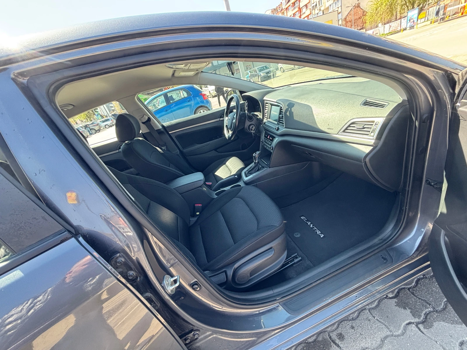 Hyundai Elantra 2.0    | Mobile.bg   13