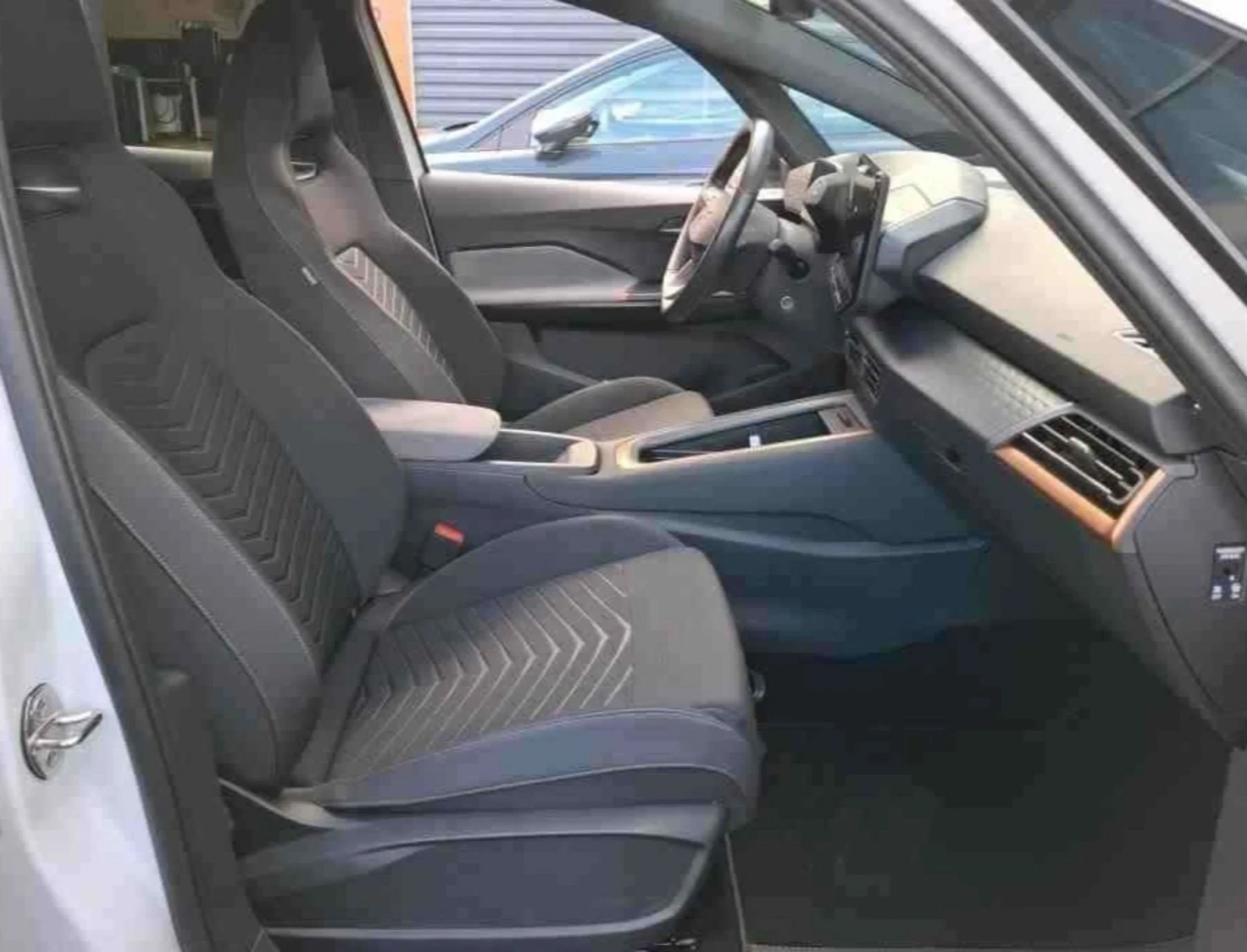 Cupra Born Electric 150 KW.62 Kwh.Kamera.Led.Navi - изображение 9