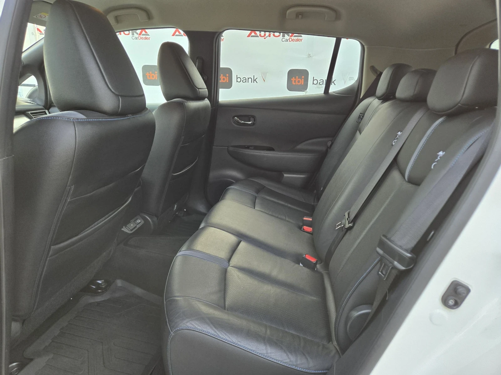 Nissan Leaf  62KW= 66.000KM= TEKNA= DISTRONIC= 360= ПОДГРЕВ, снимка 9 - Автомобили и джипове - 53804305