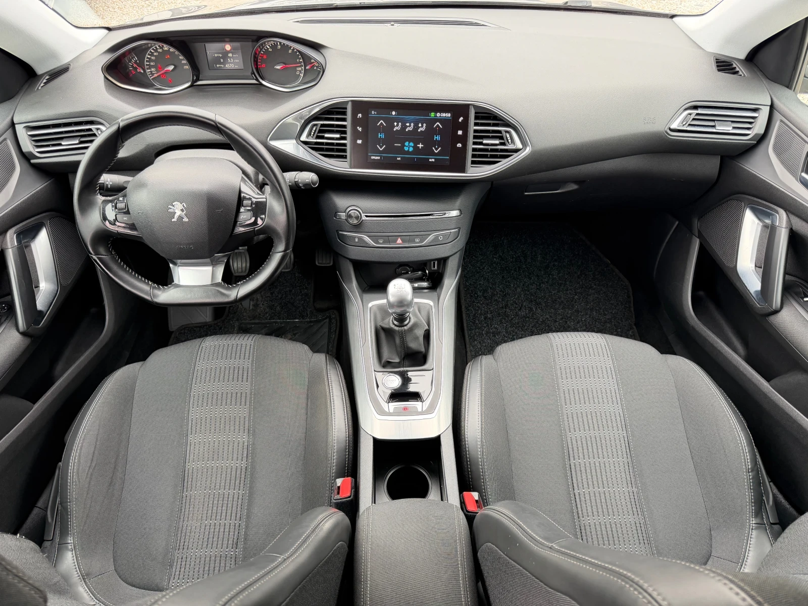Peugeot 308 1.6hdi, key less, distronic, car play, navi, снимка 8 - Автомобили и джипове - 53828651