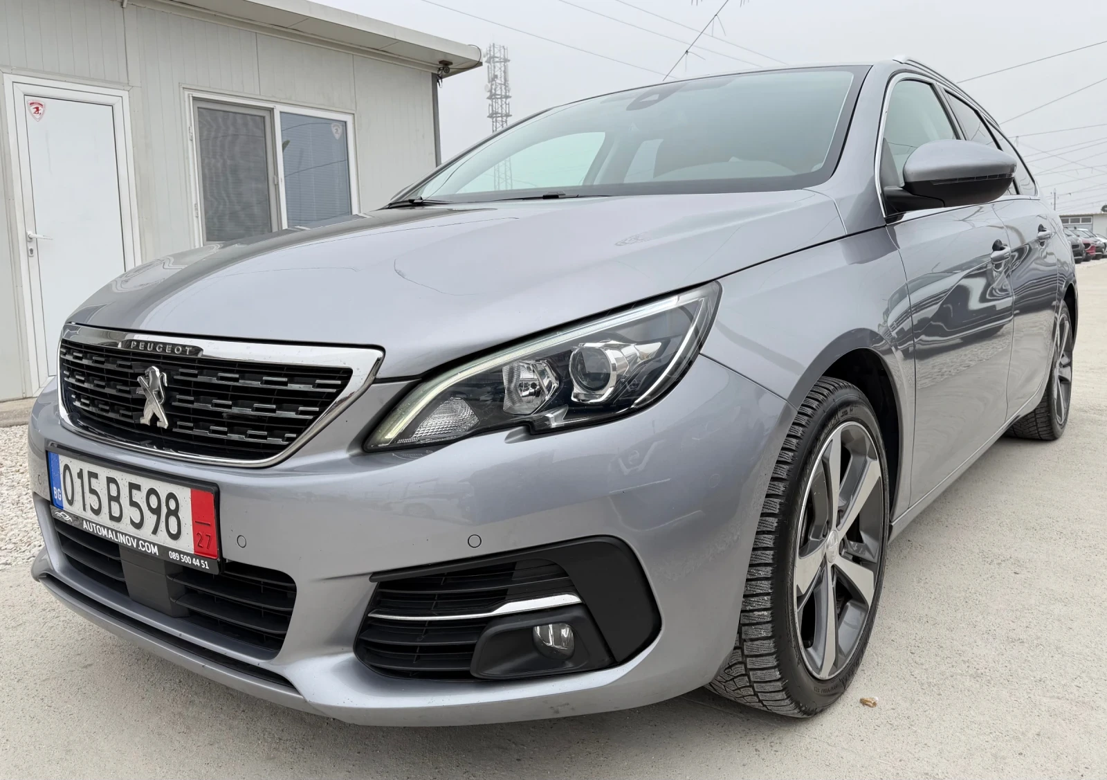 Peugeot 308 1.6hdi, key less, distronic, car play, navi