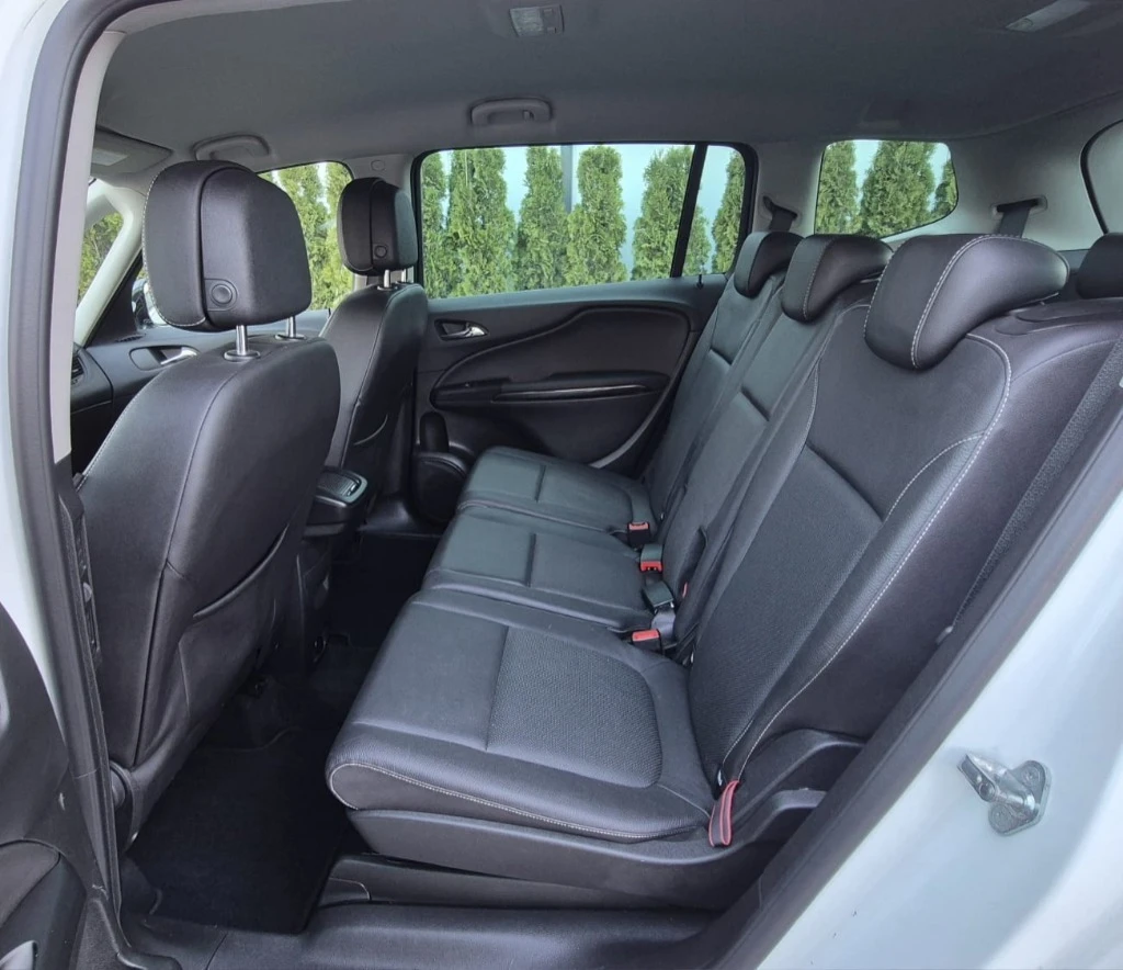 Opel Zafira 2.0d, снимка 11 - Автомобили и джипове - 53979947