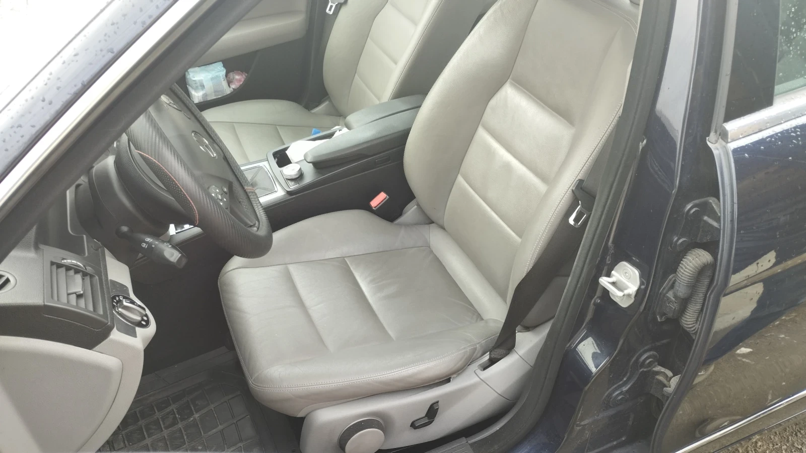 Mercedes-Benz C 220, снимка 3 - Автомобили и джипове - 54391406