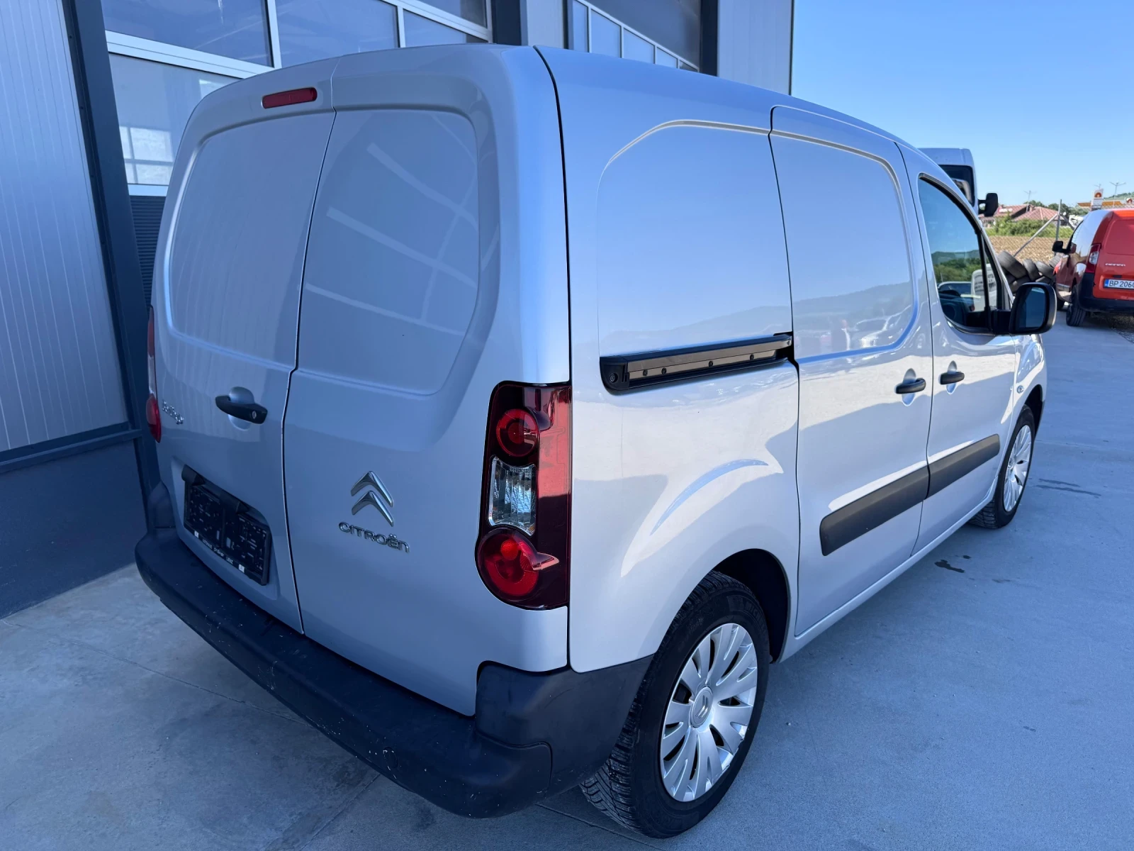 Citroen Berlingo 120 000 KM EVRO 6, снимка 6 - Автомобили и джипове - 54554600