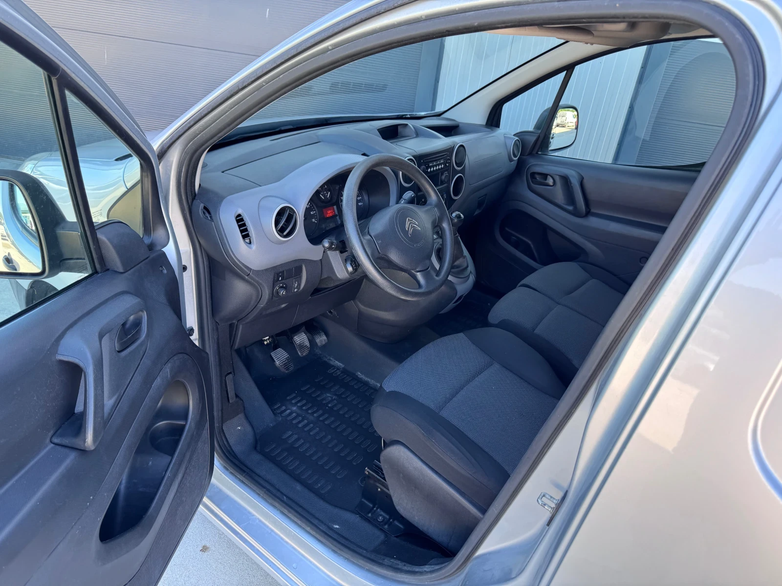 Citroen Berlingo 120 000 KM EVRO 6, снимка 8 - Автомобили и джипове - 54554600