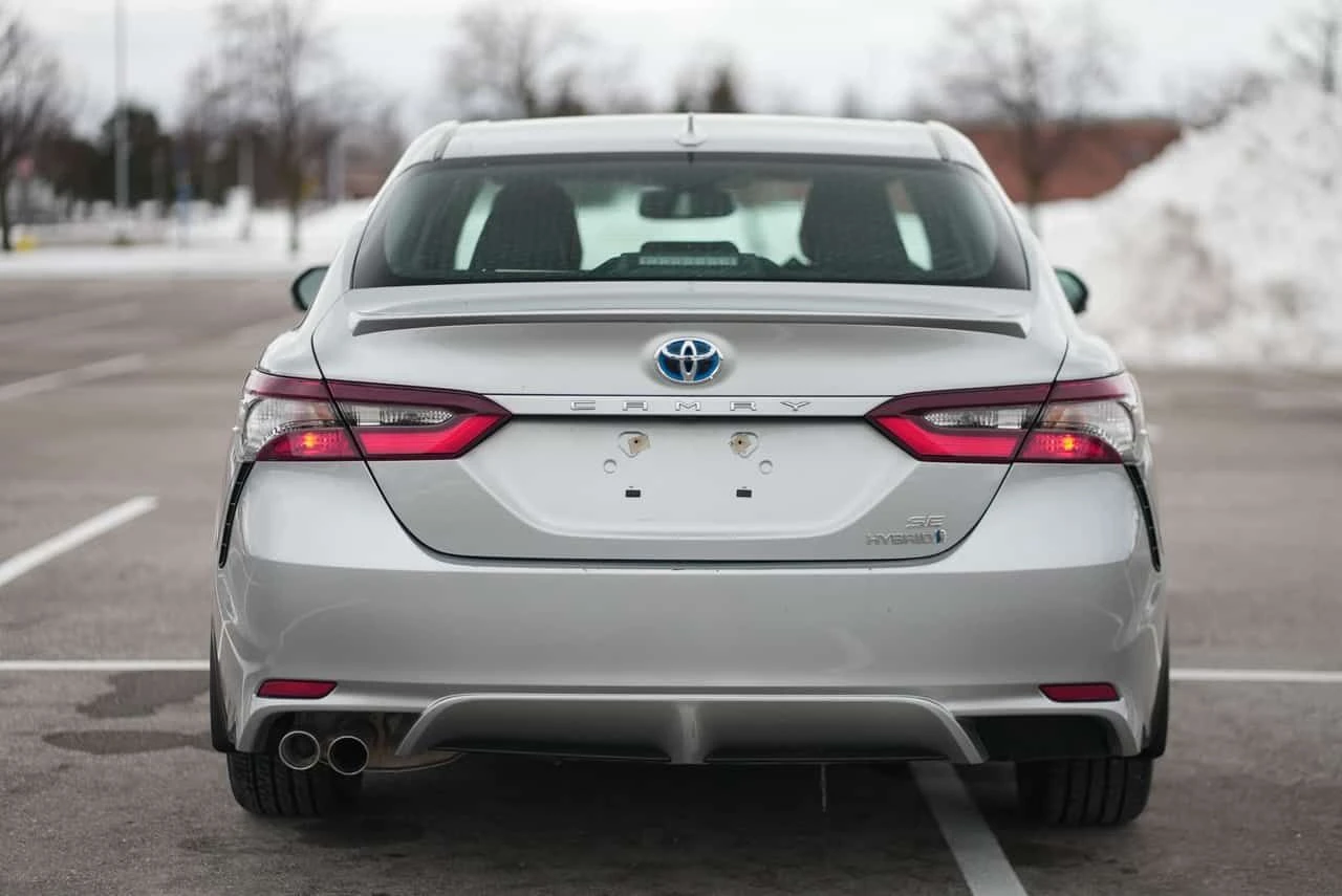 Toyota Camry * Hybrid * ЛИЦЕНЗИРАН ДИЛЪР * АВТОКРЕДИТ, снимка 4 - Автомобили и джипове - 54737591