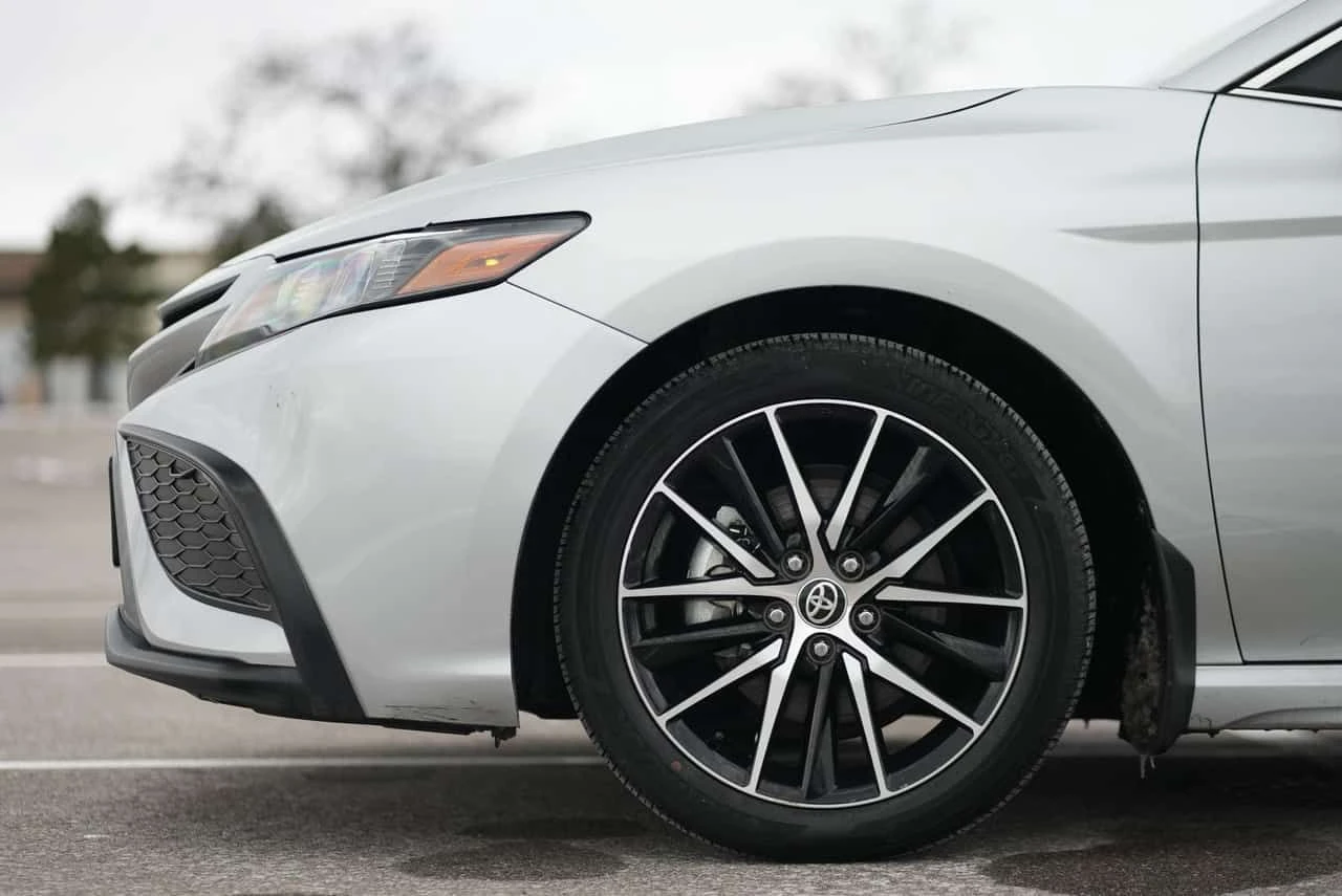 Toyota Camry * Hybrid * ЛИЦЕНЗИРАН ДИЛЪР * АВТОКРЕДИТ, снимка 7 - Автомобили и джипове - 54737591