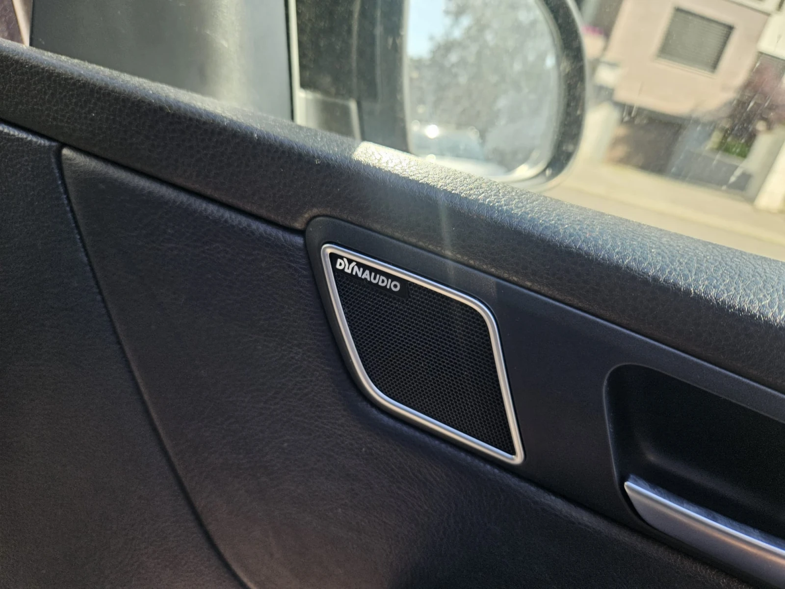 VW Sharan 2.0 Highline Led, снимка 6 - Автомобили и джипове - 54761944