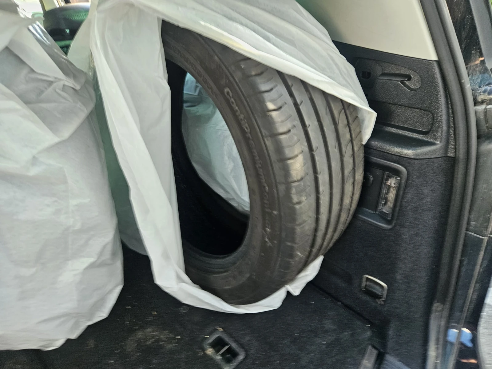 VW Sharan 2.0 Highline Led, снимка 8 - Автомобили и джипове - 54761944