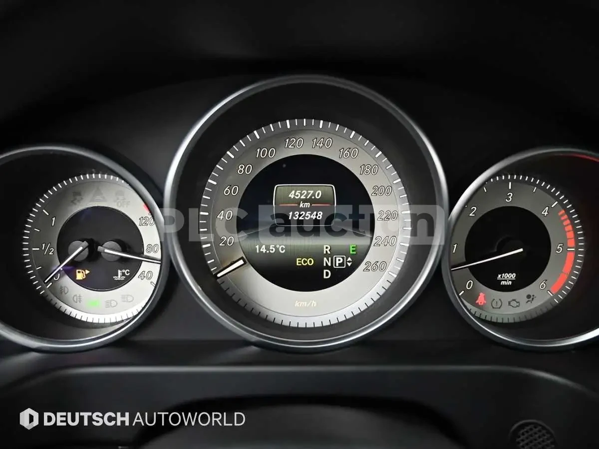 Mercedes-Benz E 350 4MATIC !AMG LINE! !PANO! !360!, снимка 8 - Автомобили и джипове - 54953761