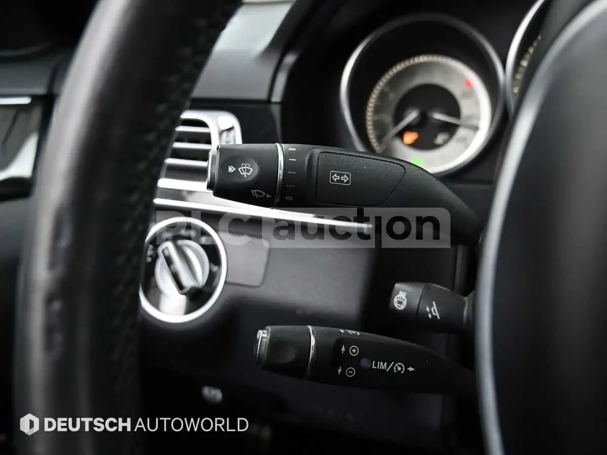 Mercedes-Benz E 350 4MATIC !AMG LINE! !PANO! !360!, снимка 15 - Автомобили и джипове - 54953761
