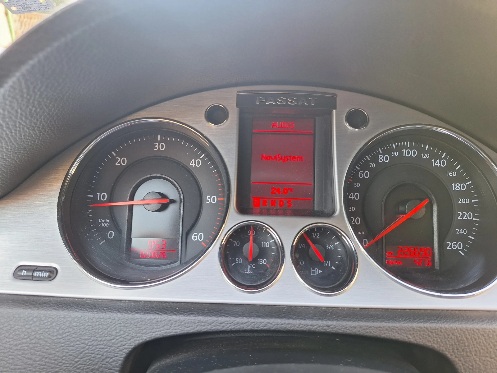 VW Passat 2.0 TDI, снимка 11 - Автомобили и джипове - 55509583