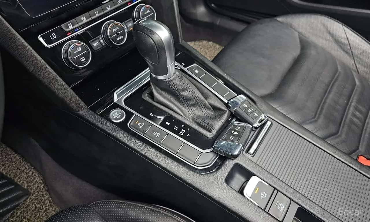 VW Arteon * 2.0 TDI Prestige * CARFAX * ЦЕНА ДО БГ, снимка 9 - Автомобили и джипове - 55510513
