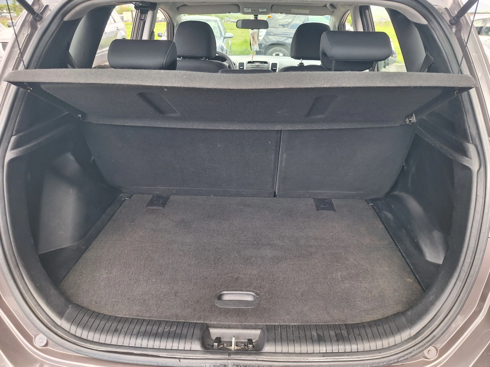 Hyundai Ix20 1.4crdi, снимка 14 - Автомобили и джипове - 55659422