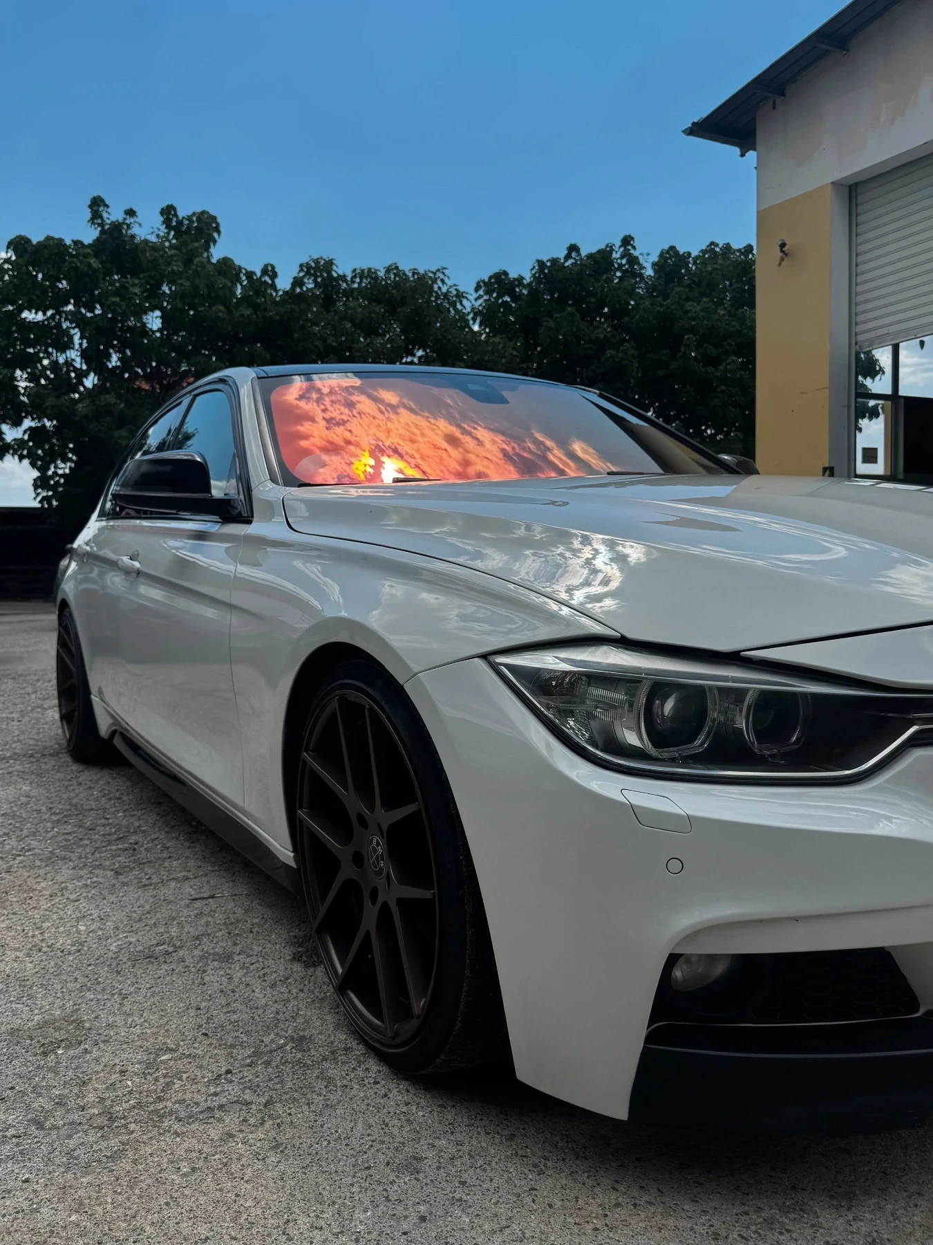 BMW 330 M Performance / SAT / DISTRONIC, снимка 2 - Автомобили и джипове - 55722238