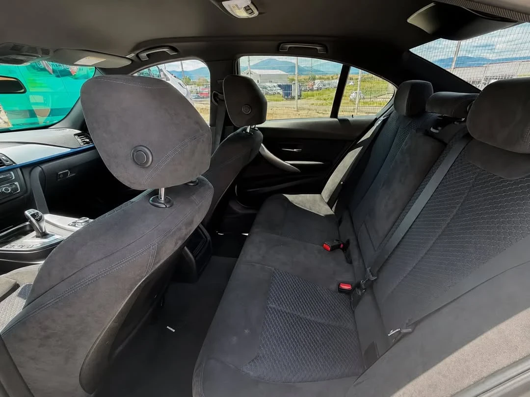 BMW 330 M Performance / SAT / DISTRONIC, снимка 8 - Автомобили и джипове - 55722238
