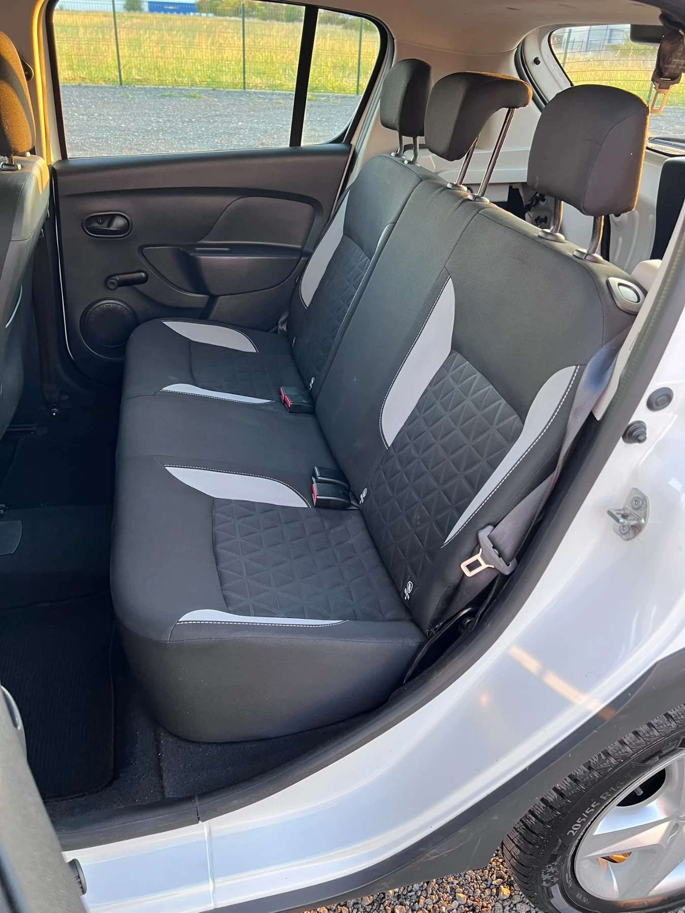Dacia Sandero 1.5DCI/STEPWAY/90.838kм, снимка 9 - Автомобили и джипове - 56061960