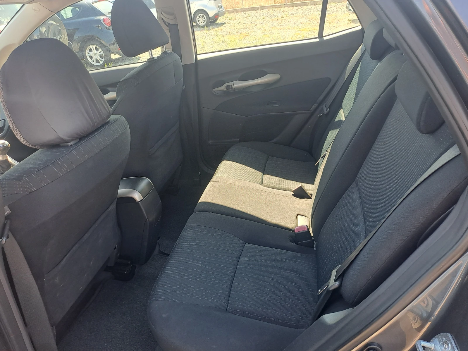 Toyota Auris 1.4VVTi 97k.c., снимка 10 - Автомобили и джипове - 56128816