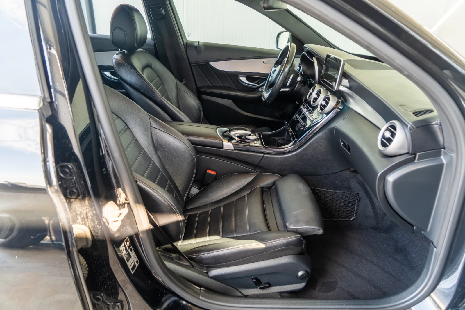 Mercedes-Benz C 250 D = BURMASTER = AMG PACK = TOP = ЛИЗИНГ, снимка 10 - Автомобили и джипове - 56181419