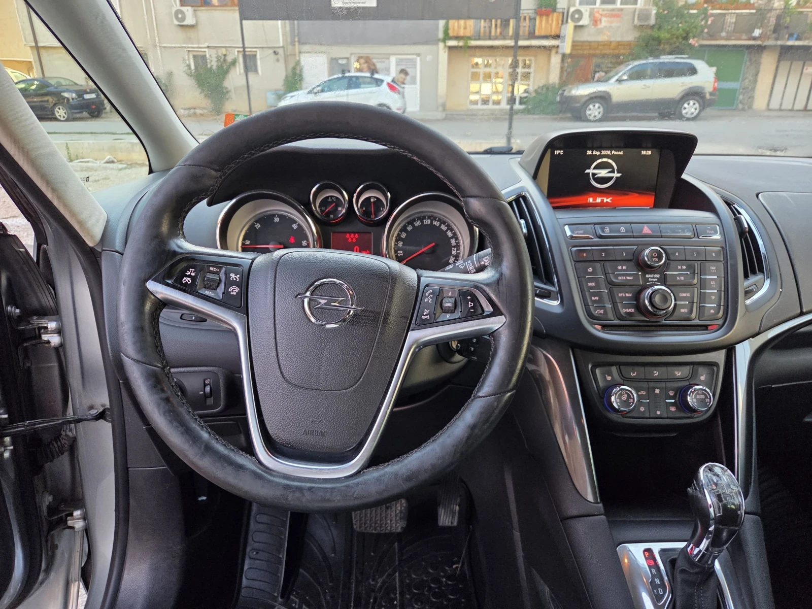 Opel Zafira 2.0 DTCI //AVTOMAT\\7Места, снимка 6 - Автомобили и джипове - 56259272