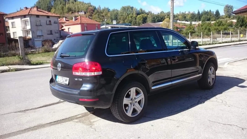 VW Touareg, снимка 8 - Автомобили и джипове - 47385873