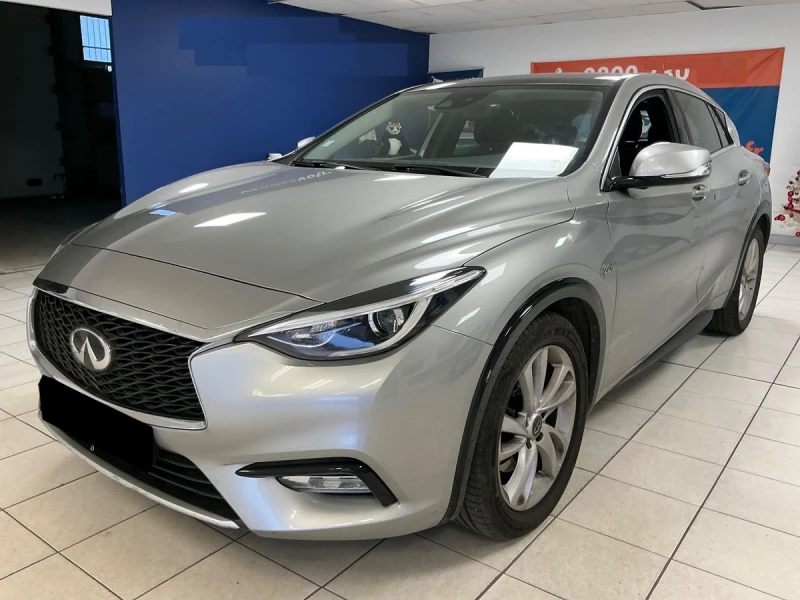 Infiniti Q30 2.2d Bose/Сервизна история/Отопление на седалките