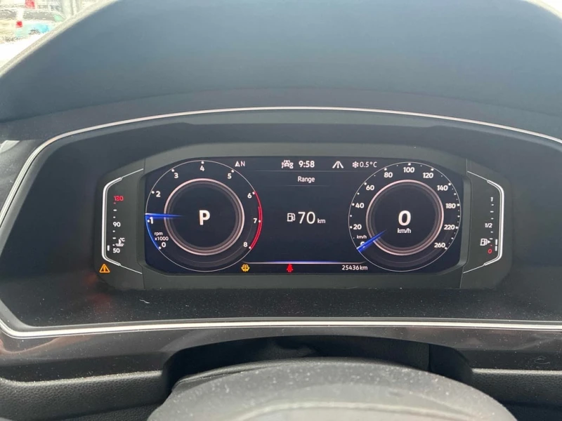 VW Tiguan * Comfortline * CARFAX * ЦЕНА ДО БГ, снимка 9 - Автомобили и джипове - 53100848