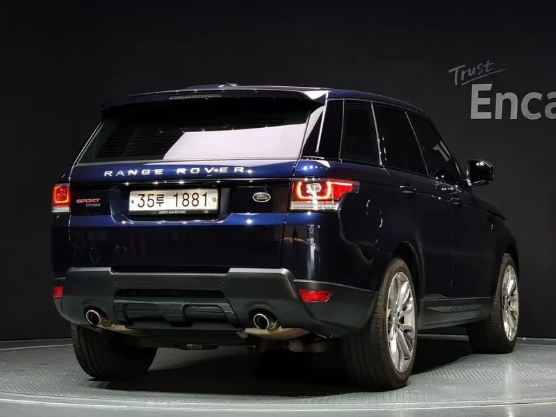 Land Rover Range Rover Sport 3.0, снимка 2 - Автомобили и джипове - 54500117
