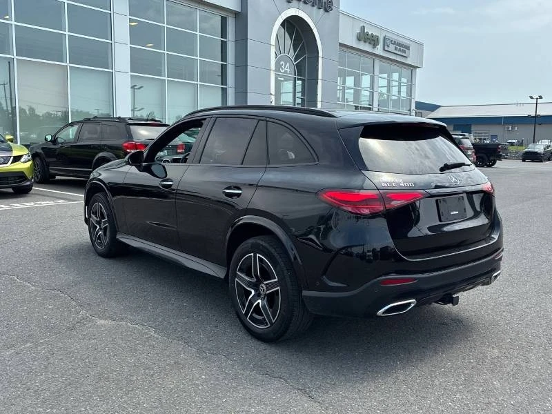 Mercedes-Benz GLC 300 * 4MATIC * ПРЕДСТАВИТЕЛСТВО * 360 * ПОДГРЕВИ * ПАМ, снимка 6 - Автомобили и джипове - 54812079