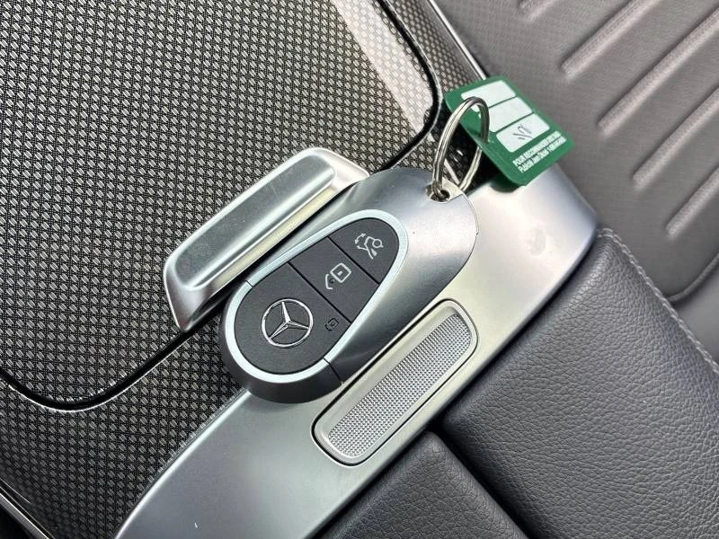 Mercedes-Benz GLC 300 * 4MATIC * ПРЕДСТАВИТЕЛСТВО * 360 * ПОДГРЕВИ * ПАМ, снимка 11 - Автомобили и джипове - 54812079