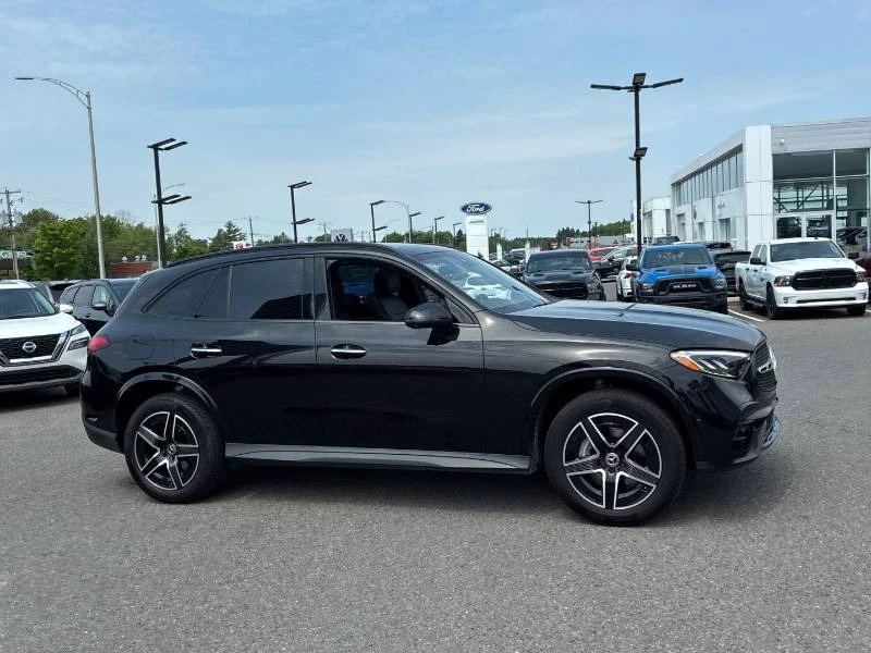 Mercedes-Benz GLC 300 * 4MATIC * ПРЕДСТАВИТЕЛСТВО * 360 * ПОДГРЕВИ * ПАМ, снимка 4 - Автомобили и джипове - 54812079