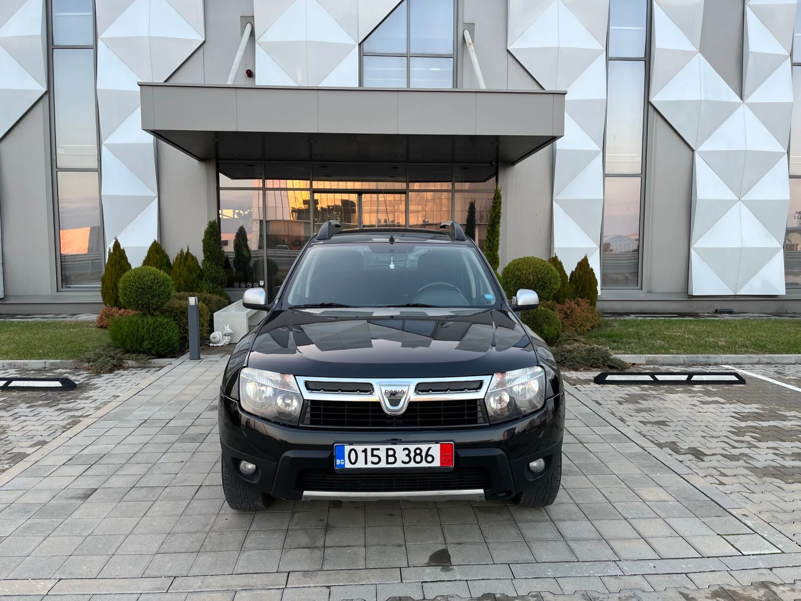 Dacia Duster 1.5dci 110к.с. 4х4 Перфектен!!! - изображение 2