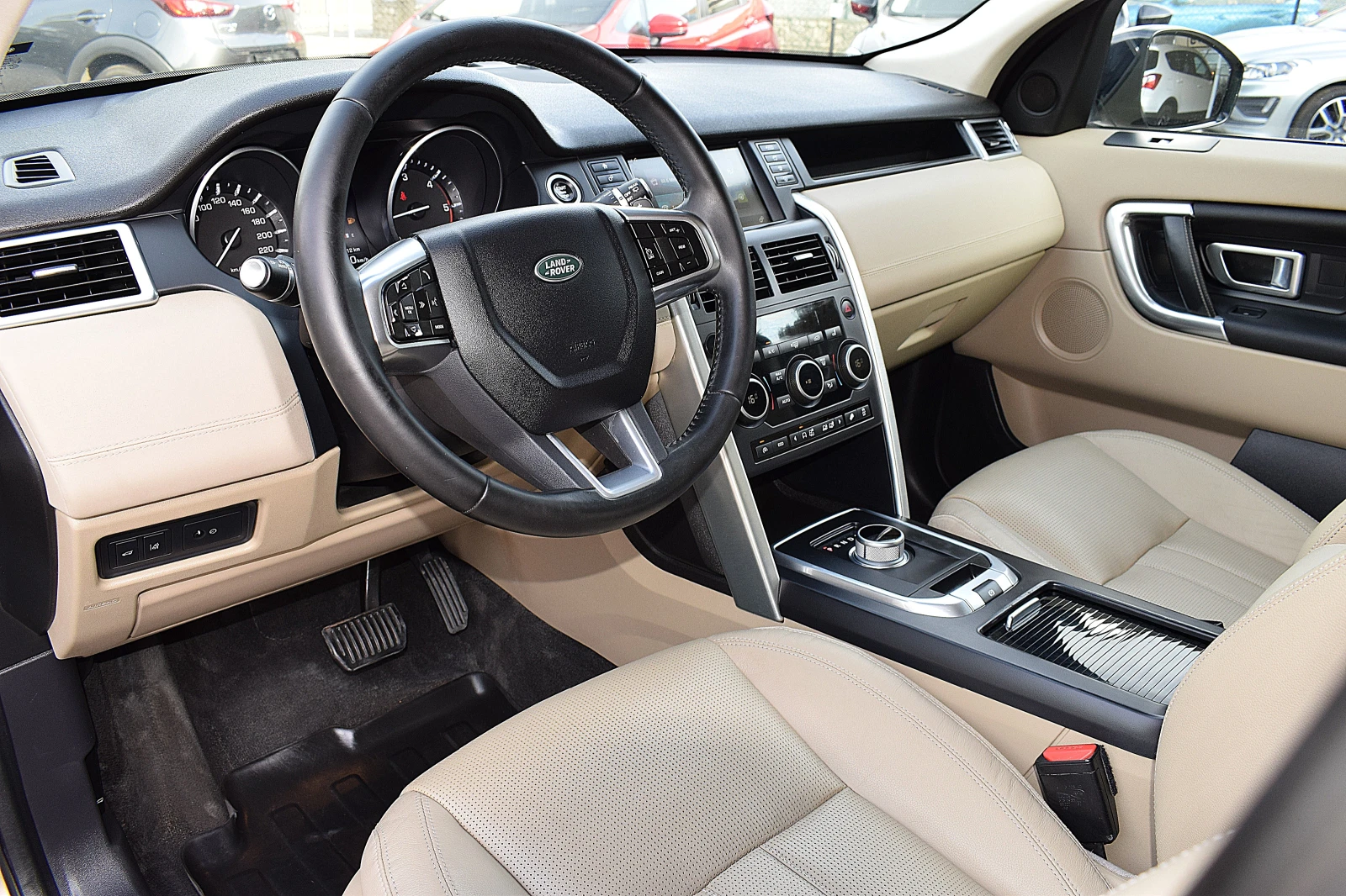 Land Rover Discovery Sport 2.0ШВЕЙЦАРИЯ/КОЖА/НАВИ/LANE ASSIST/4x4 - изображение 7